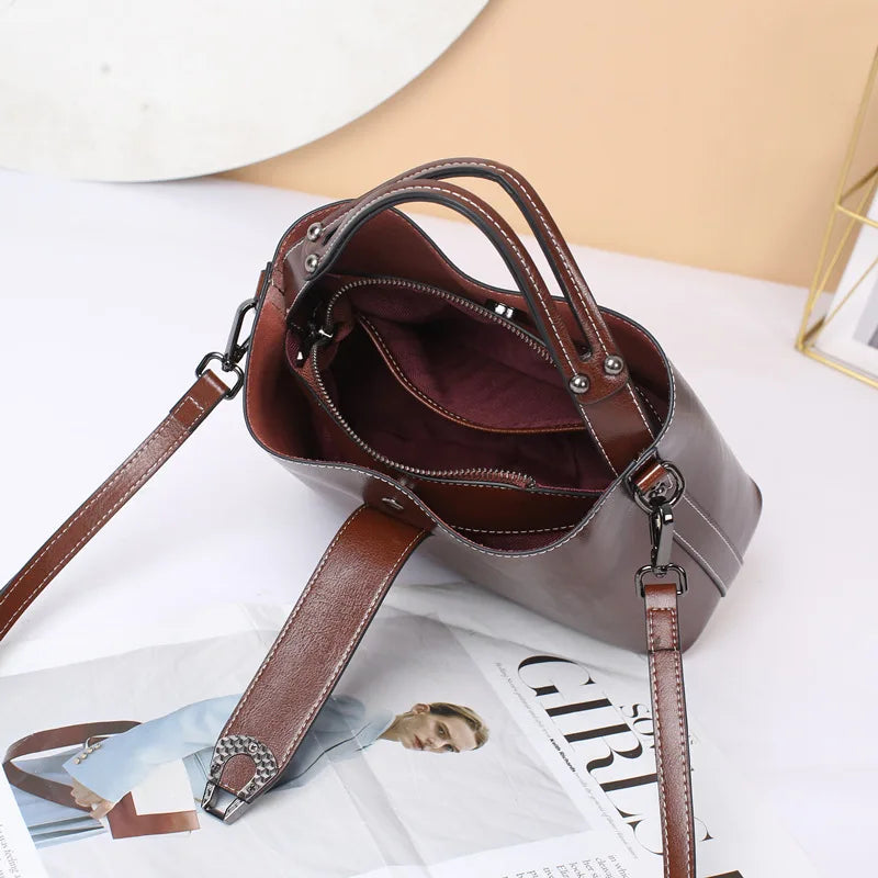 Sac seau femme cuir cire - Chic et decontracte