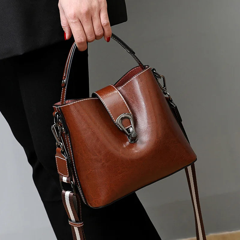 Sac seau femme cuir cire - Chic et decontracte